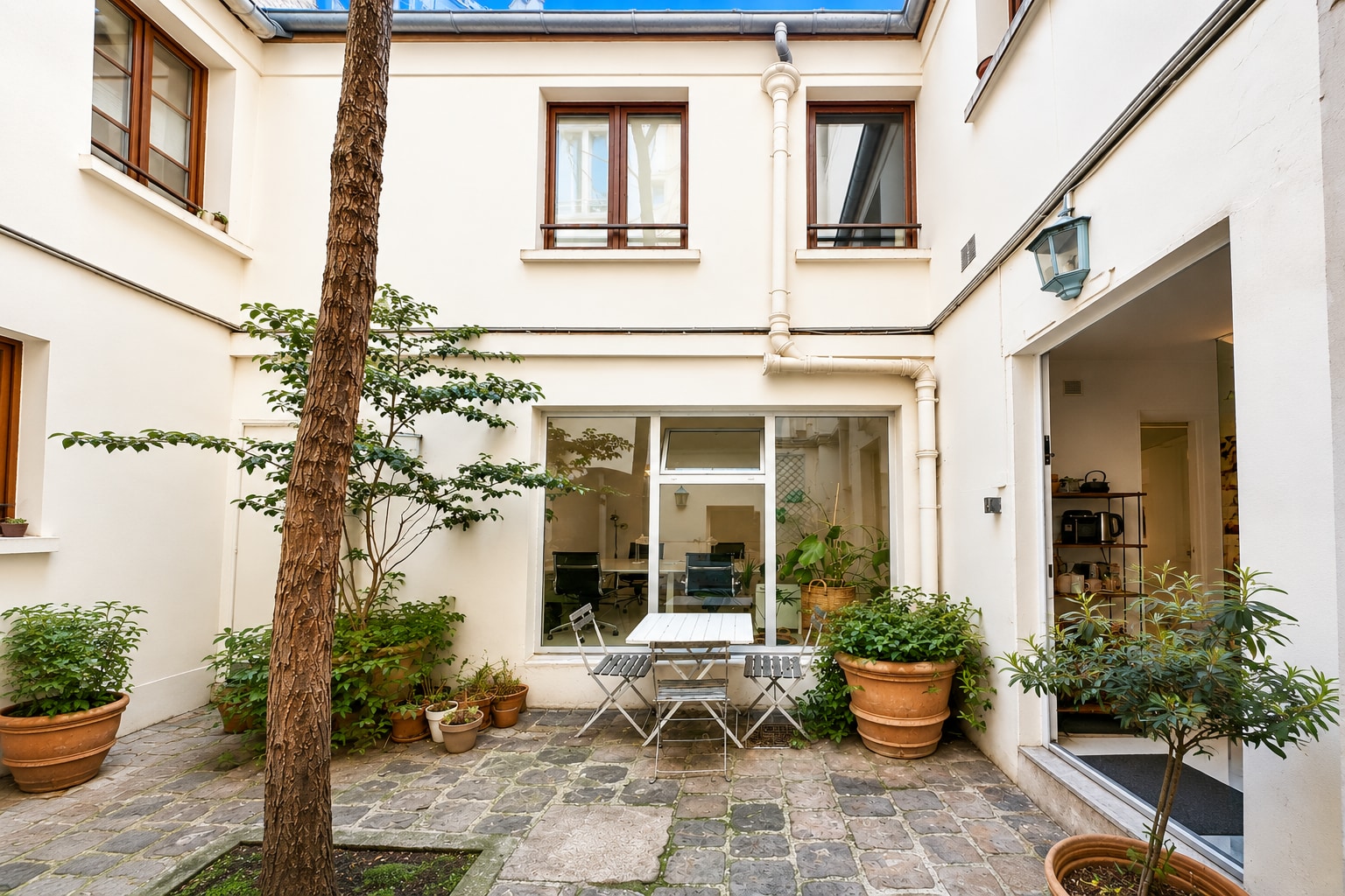 Retail in Paris to rent Building Photo- Image 1 of 2