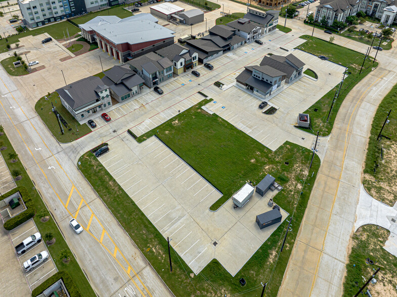 225 Bella Katy Dr, Katy, TX for rent - Aerial - Image 3 of 34