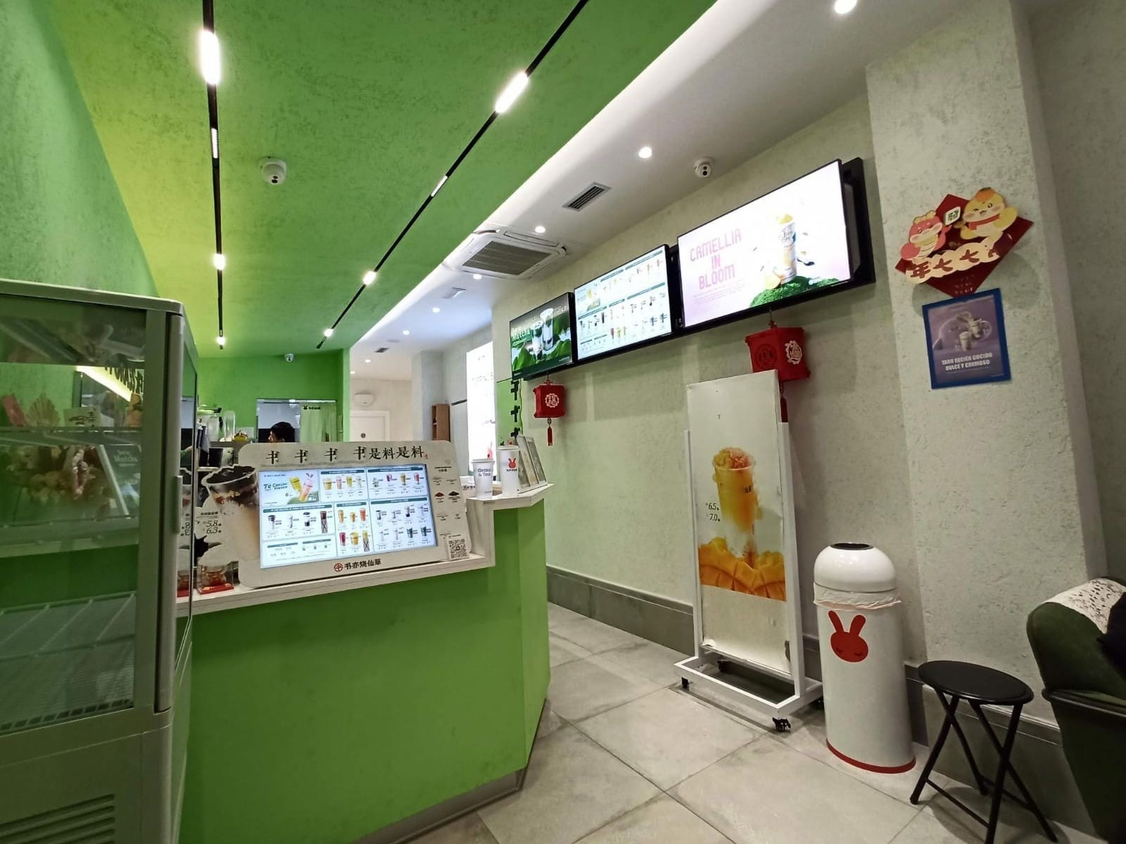 Retail in Barcelona, Barcelona to rent Interior Photo- Image 1 of 19