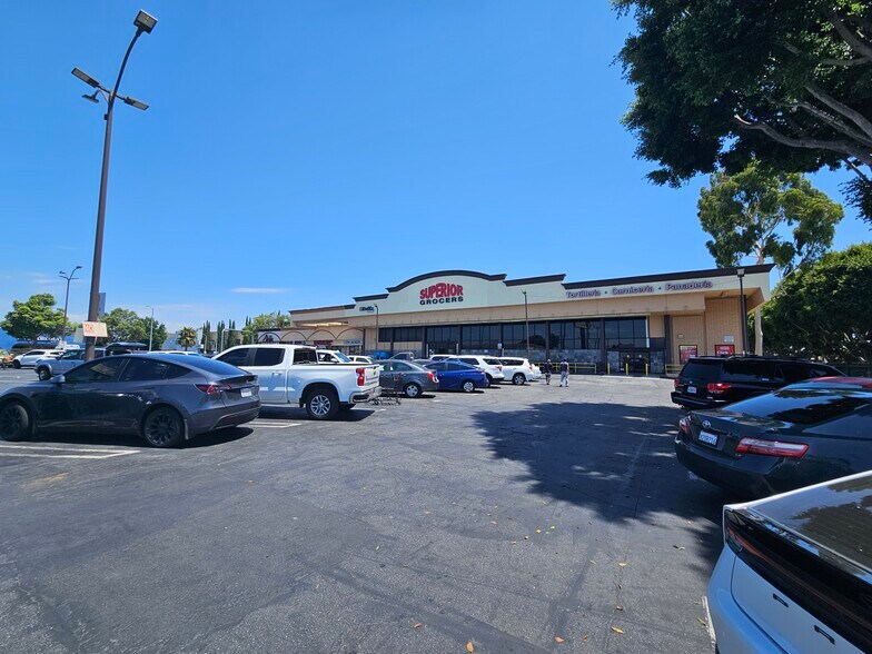 9930 Long Beach Blvd, Lynwood, CA for rent - Building Photo - Image 2 of 3