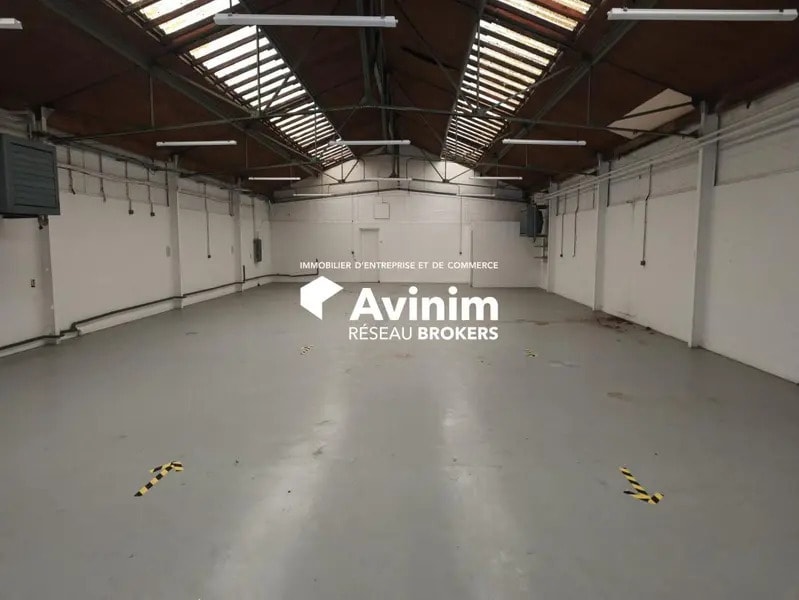 Industrial in Villeneuve-Saint-Georges to rent Interior Photo- Image 1 of 9