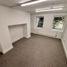 18 Victoria Park Sq, London to rent Interior Photo- Image 1 of 4