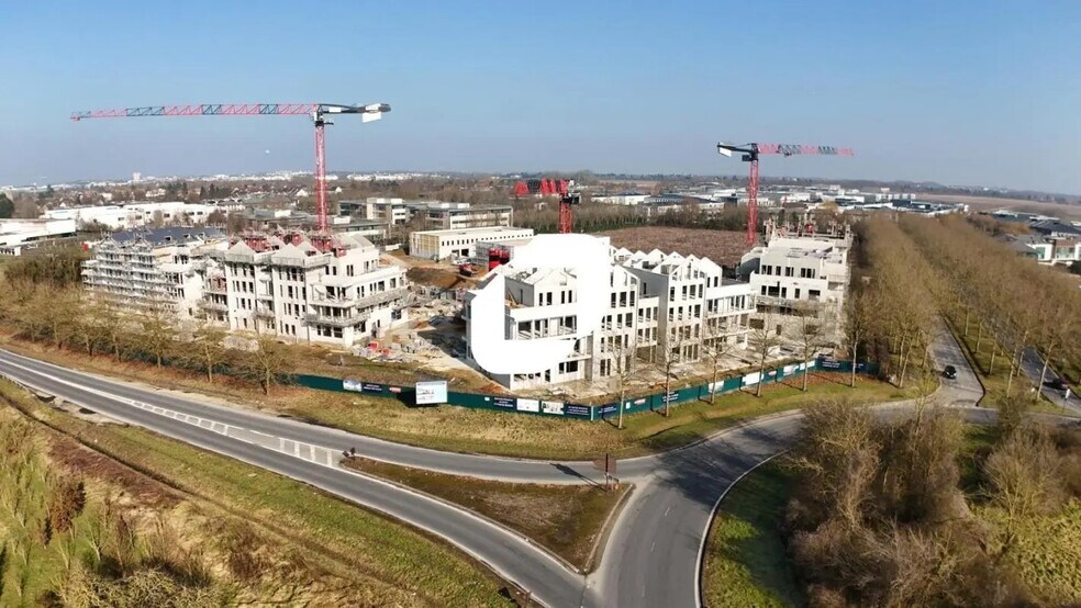 Parc, Serris for sale - Building Photo - Image 2 of 20