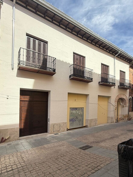 Calle Cervantes, 6, Alcalá de Henares, Madrid to rent - Building Photo - Image 1 of 3