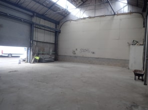 Atlas Trading Estate, Cross Street, Bilston to rent Interior Photo- Image 2 of 3
