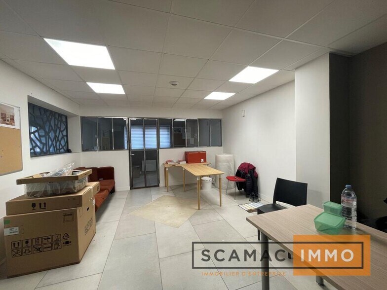 Industrial in Villeneuve-Saint-Georges to rent - Interior Photo - Image 2 of 13