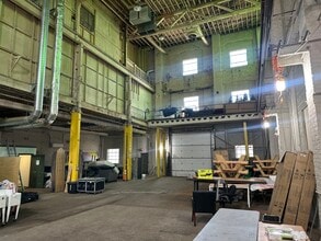 2111 Center St, Cleveland, OH to rent Interior Photo- Image 2 of 9