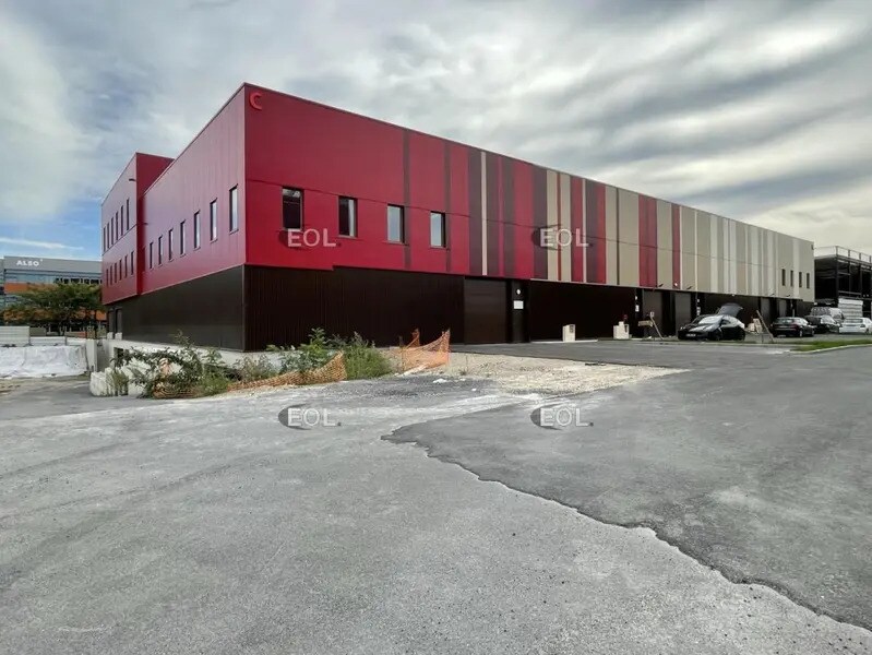 Light Industrial in Gennevilliers to rent Building Photo- Image 1 of 16