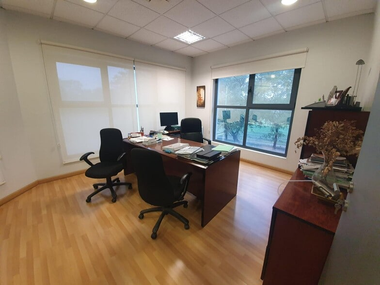 Industrial in SEVILLA, Sevilla to rent - Building Photo - Image 1 of 33