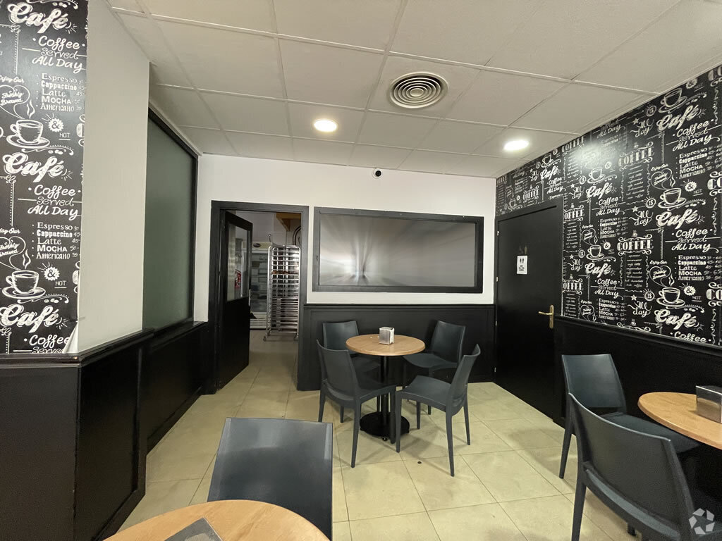 Retail in Madrid, Madrid to rent Interior Photo- Image 1 of 5