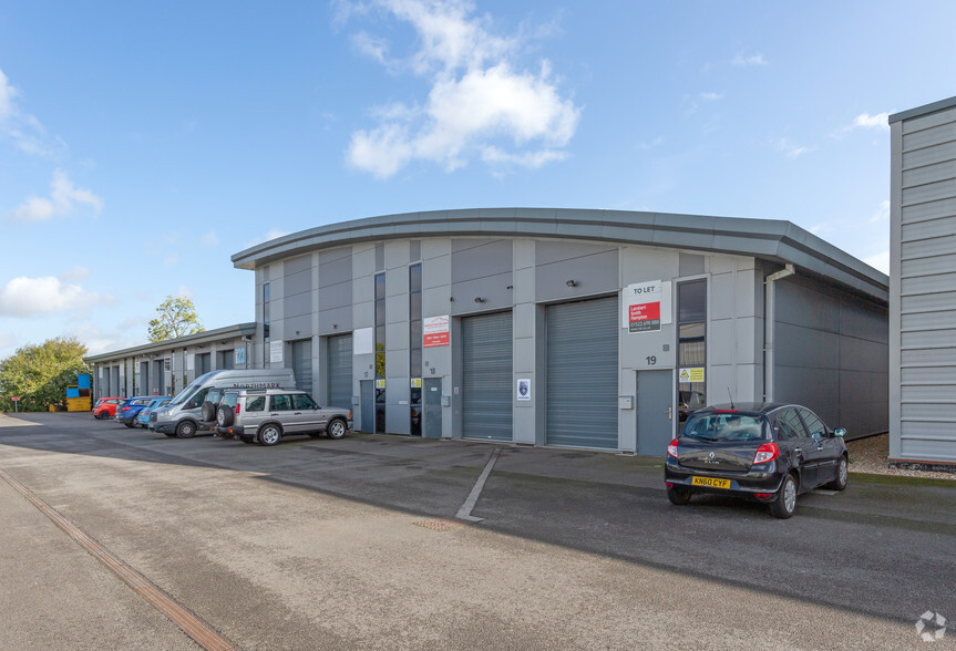 Pride Pky, Sleaford for rent - Building Photo - Image 2 of 5