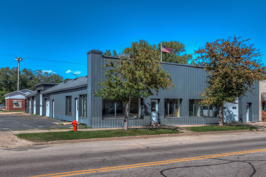 133 W Oak St, Glenwood City, WI for sale - Building Photo - Image 1 of 1