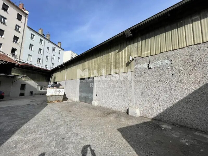 Light Industrial in Lyon to rent Building Photo- Image 1 of 10