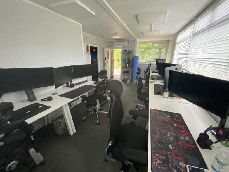 Unit 1, The Coppice, Petteridge Ln, Matfield to rent - Interior Photo - Image 2 of 4