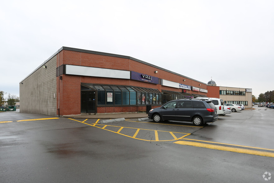 2555 Dixie Rd, Mississauga, ON for rent - Building Photo - Image 3 of 5