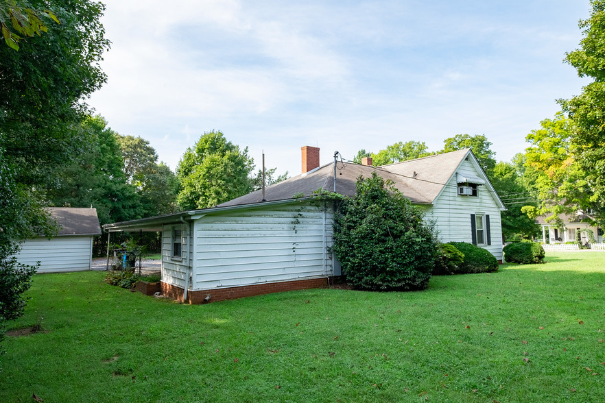 609 E Church St, China Grove, NC for sale - Building Photo - Image 3 of 15