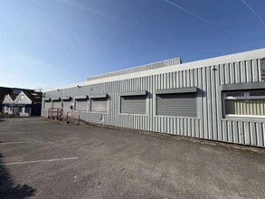 Southmoor Rd, Manchester to rent Building Photo- Image 1 of 2