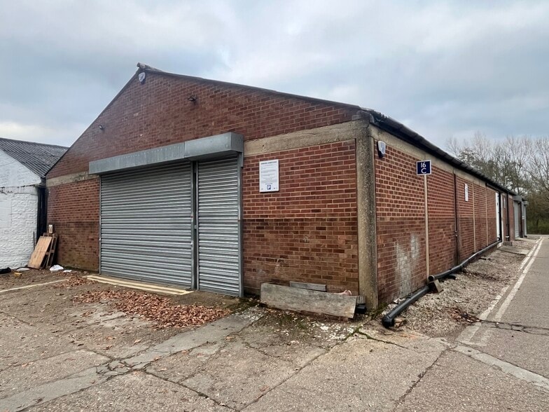 16 Mimram Rd, Hertford to rent - Building Photo - Image 2 of 20