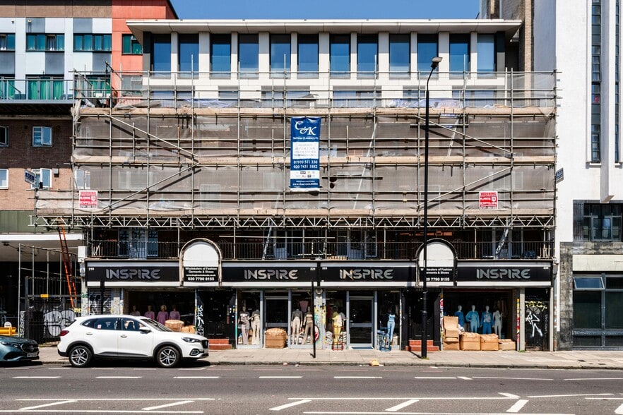 219-225 Commercial Rd, London to rent - Building Photo - Image 2 of 3