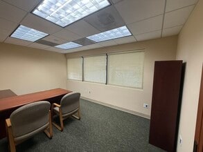 516 Burchett St, Glendale, CA to rent Interior Photo- Image 2 of 9