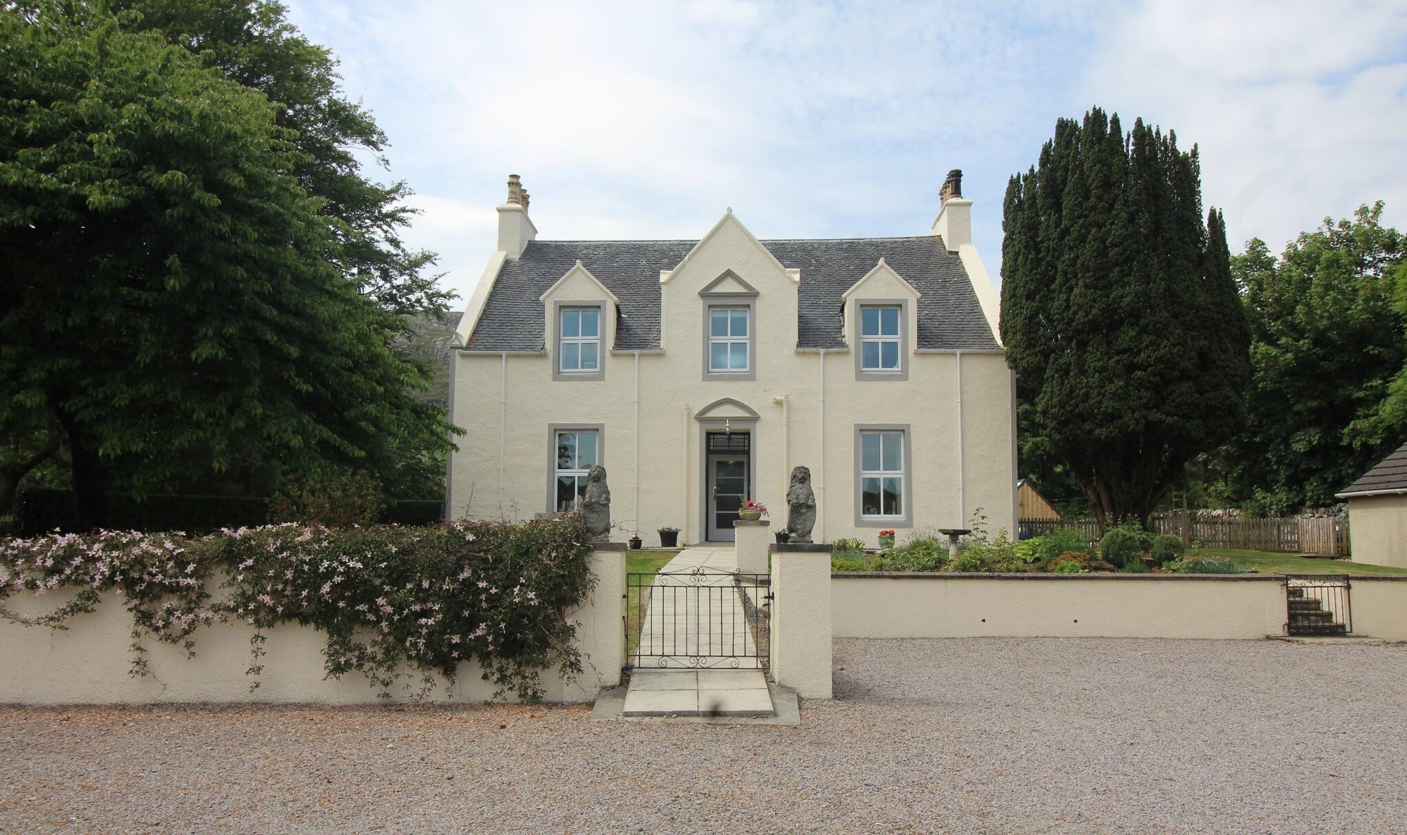 Poolewe, Achnasheen for sale Primary Photo- Image 1 of 1