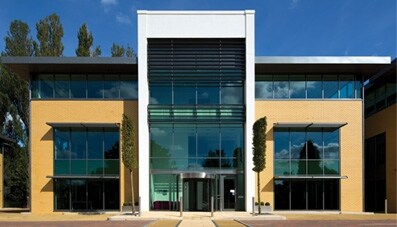 Chiltern Hl, Gerrards Cross to rent Primary Photo- Image 1 of 12