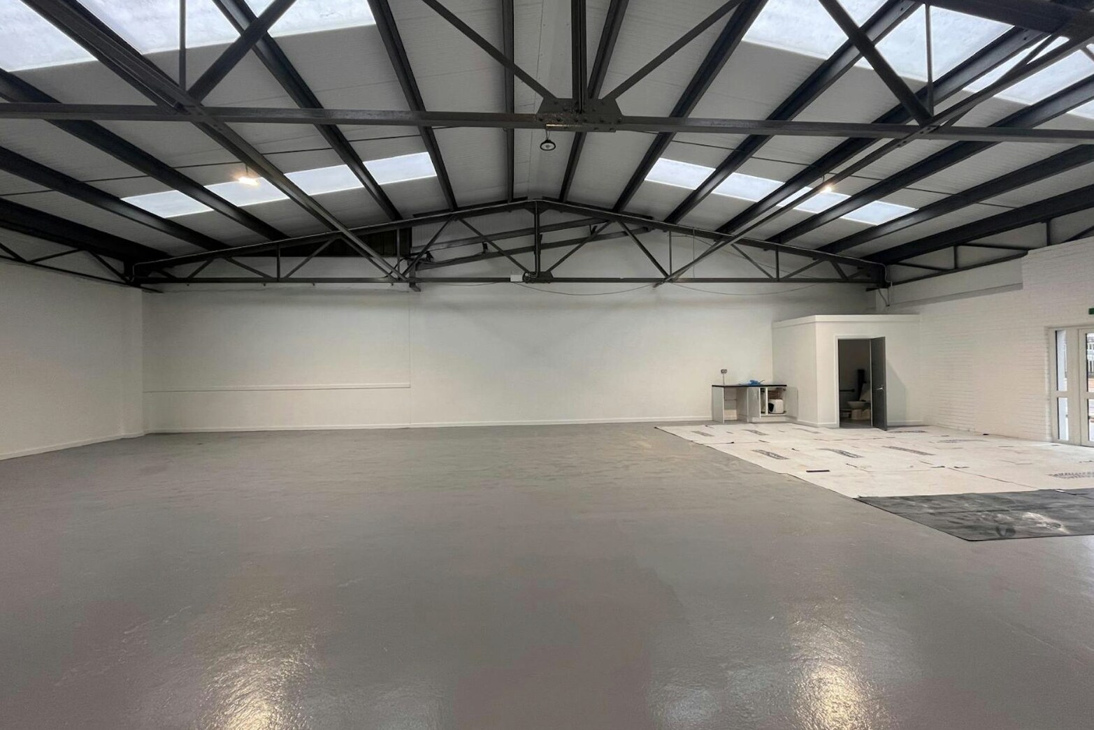 Gatehouse Way, Aylesbury to rent Interior Photo- Image 1 of 8