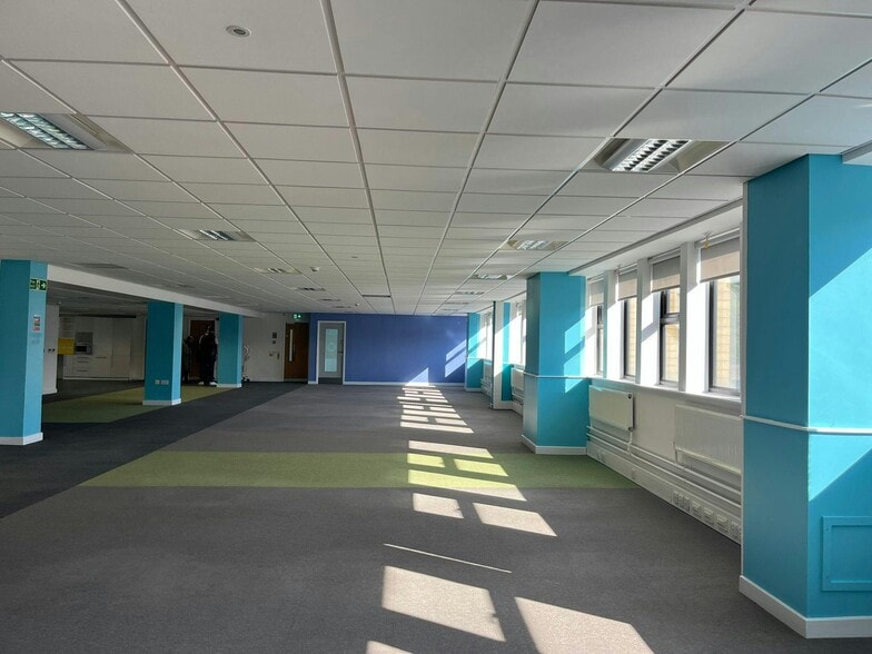 Market St, Halifax to rent - Building Photo - Image 1 of 9