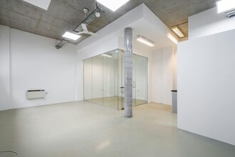 16-29 Andrews Rd, London to rent Interior Photo- Image 1 of 16
