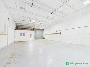 60 Singer Way, Kempston to rent Interior Photo- Image 2 of 4