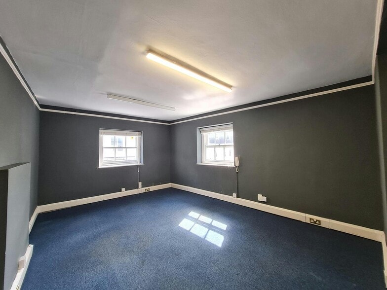 53-53A George St, Richmond to rent - Building Photo - Image 3 of 3