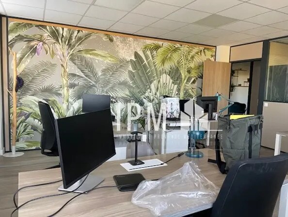 Vente Bureaux 126 m² - Photo 1