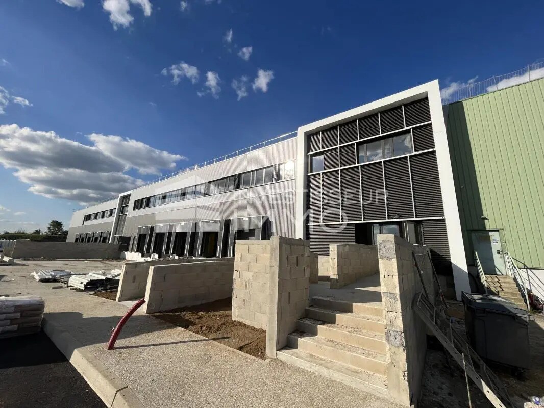 Light Industrial in Garges-Lès-Gonesse to rent Building Photo- Image 1 of 7