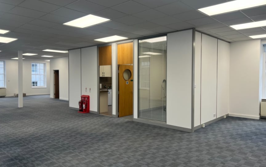 West St, Tavistock to rent Interior Photo- Image 1 of 4