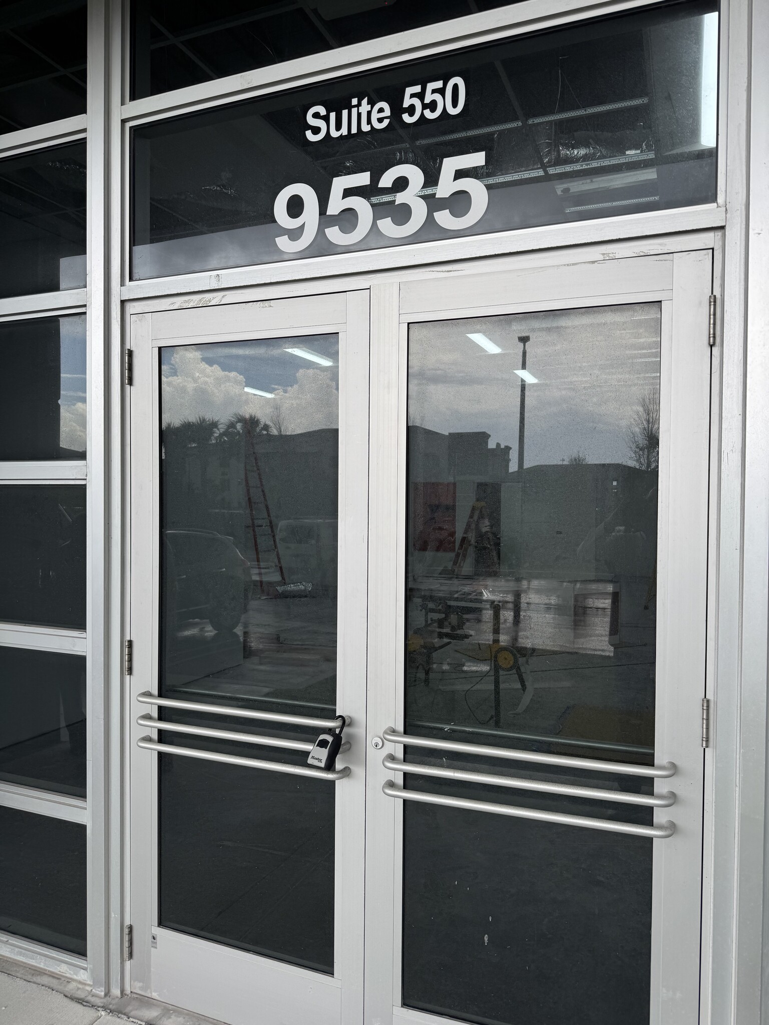 9535 NW 174th St, Hialeah, FL to rent Building Photo- Image 1 of 13