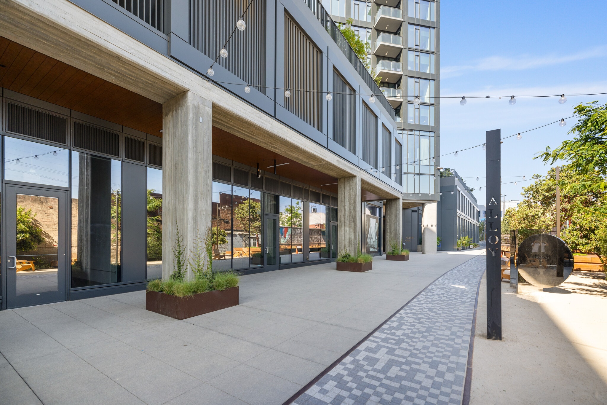 525 S Santa Fe Ave, Los Angeles, CA to rent Building Photo- Image 1 of 11