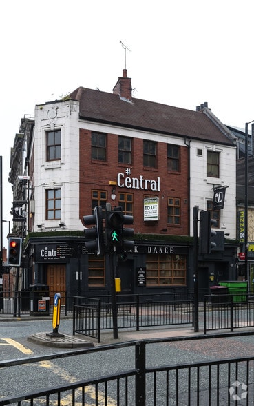 15 Marlborough Cres, Newcastle Upon Tyne to rent - Primary Photo - Image 1 of 2