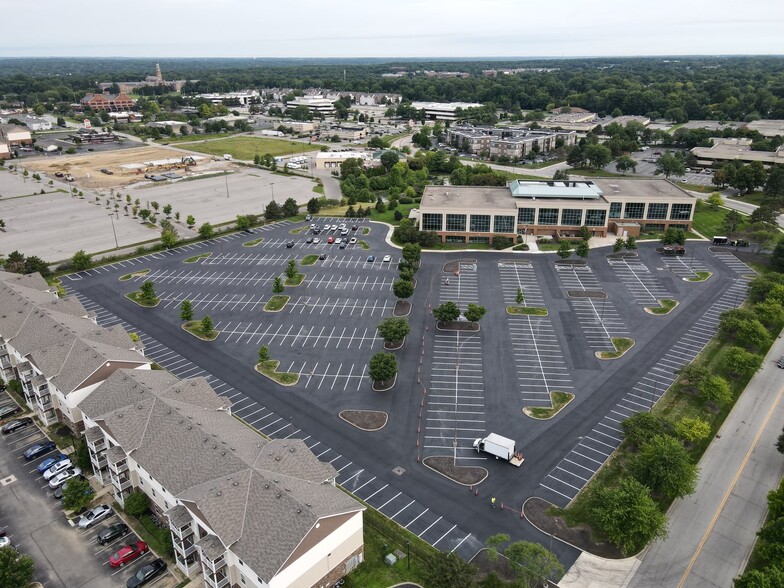 7575 Huntington Park Dr, Columbus, OH for sale - Building Photo - Image 3 of 3