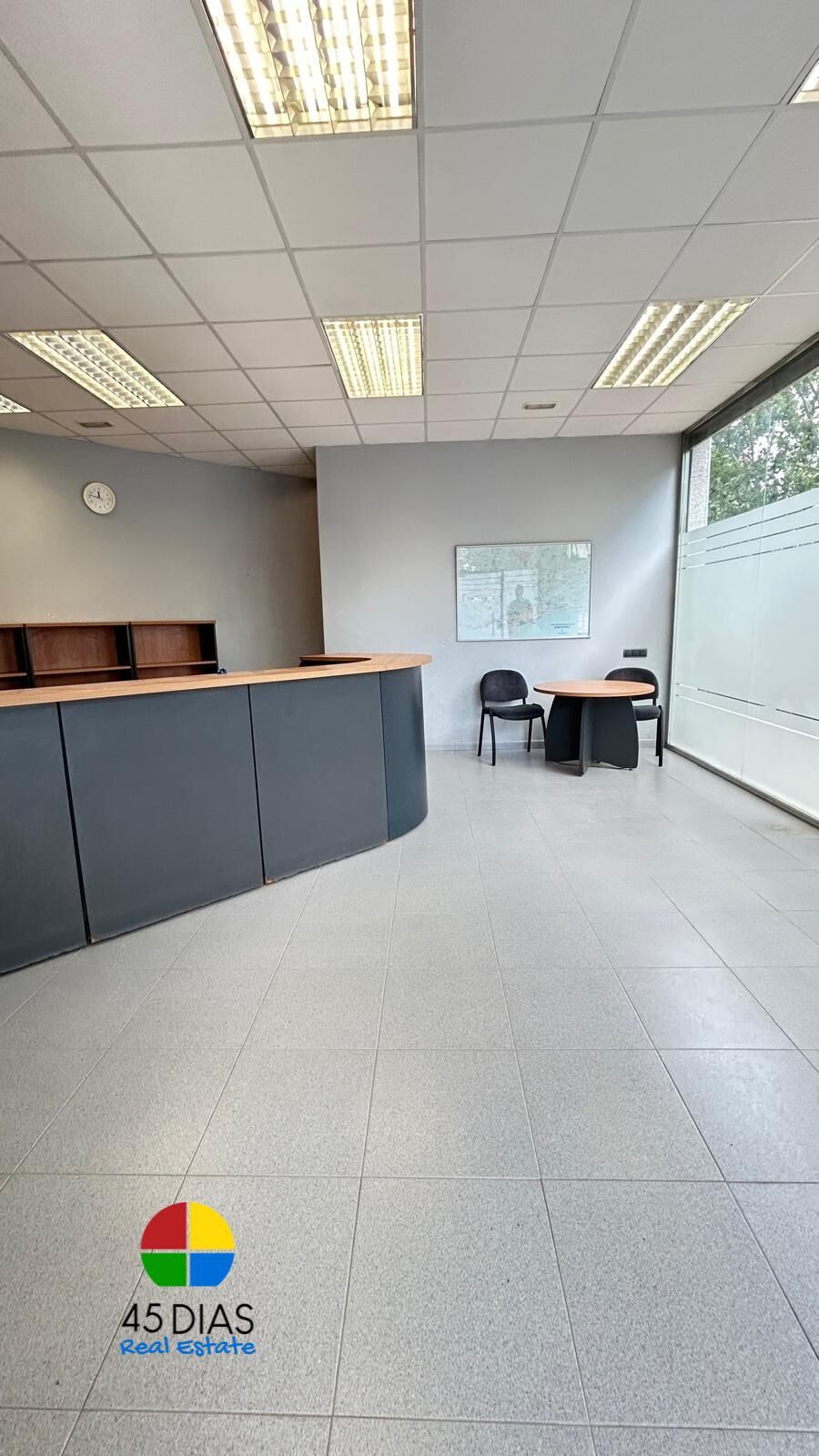 Office / Retail in Cerdanyola del Vallès, Barcelona to rent Interior Photo- Image 1 of 4