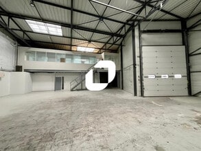 Light Industrial in Saint-Priest for sale Interior Photo- Image 1 of 12