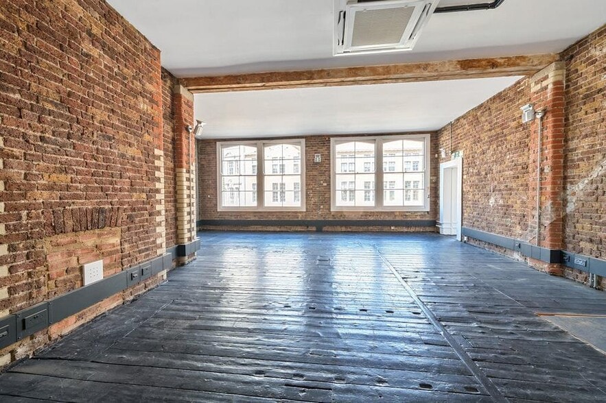 2-4 Old St, London for sale - Interior Photo - Image 3 of 15