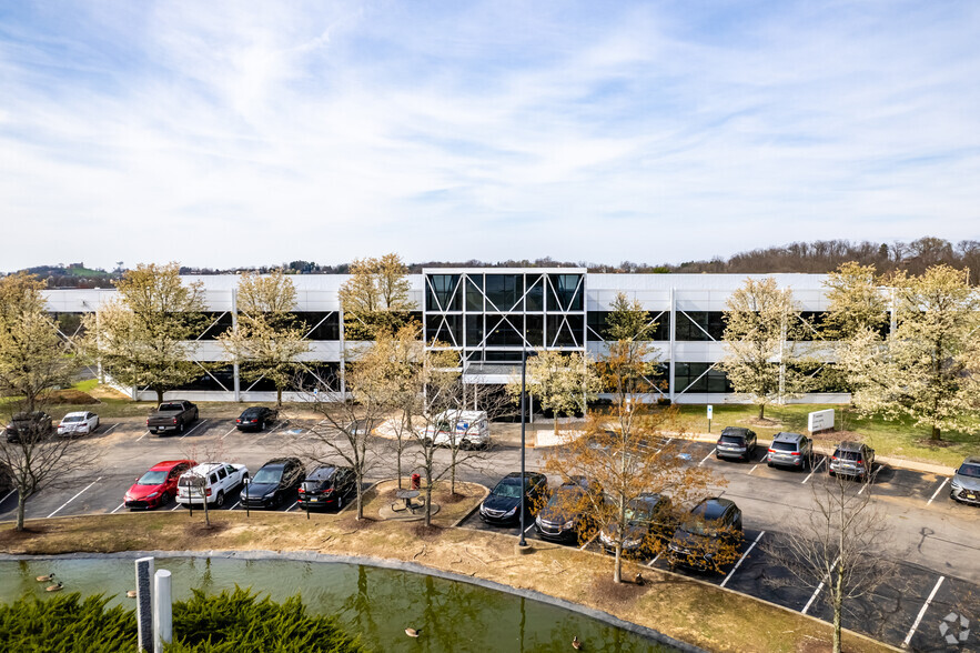 8 Penn Center West, Pittsburgh, PA for rent - Building Photo - Image 3 of 9