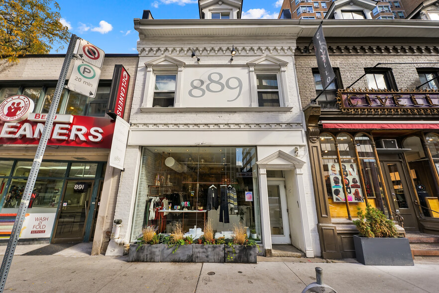 889 Yonge St, Toronto, ON for rent - Building Photo - Image 1 of 11