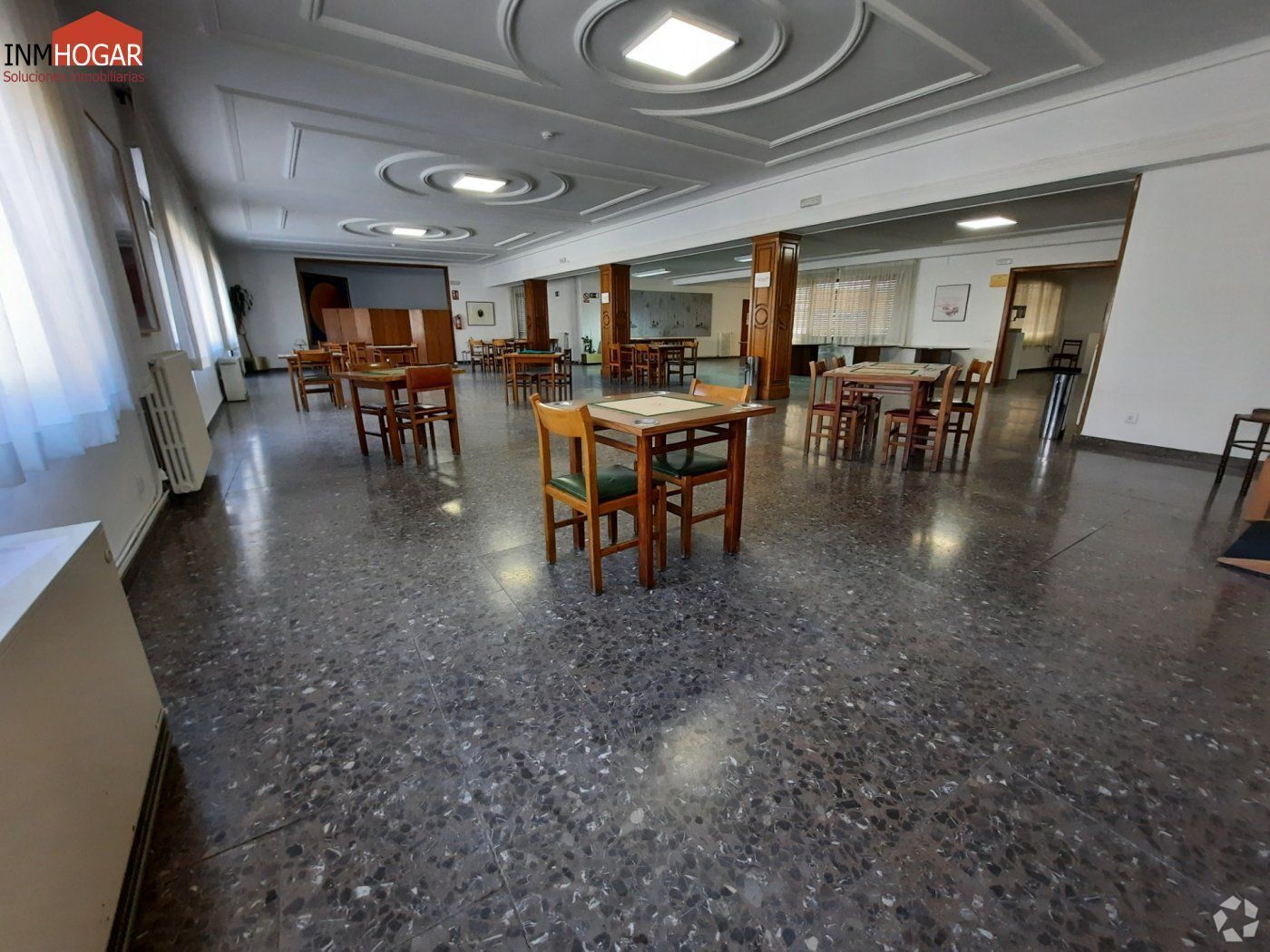 Retail in Ávila, Ávila to rent Interior Photo- Image 1 of 2