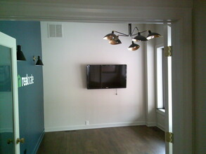 2301-3 W Belmont Ave, Chicago, IL for rent Interior Photo- Image 1 of 5