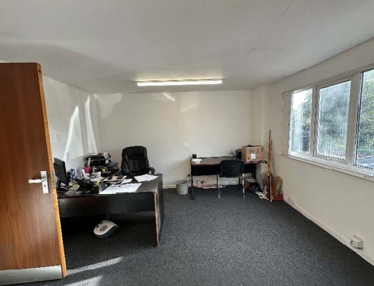 Midland Way, Thornbury to rent - Interior Photo - Image 2 of 3