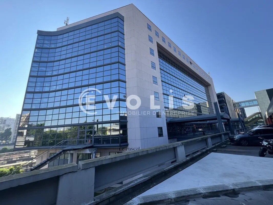 Office in Créteil to rent Building Photo- Image 1 of 28
