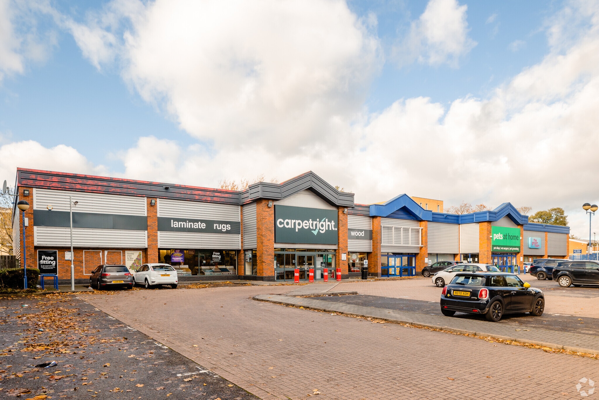 High St, Feltham to rent Primary Photo- Image 1 of 5