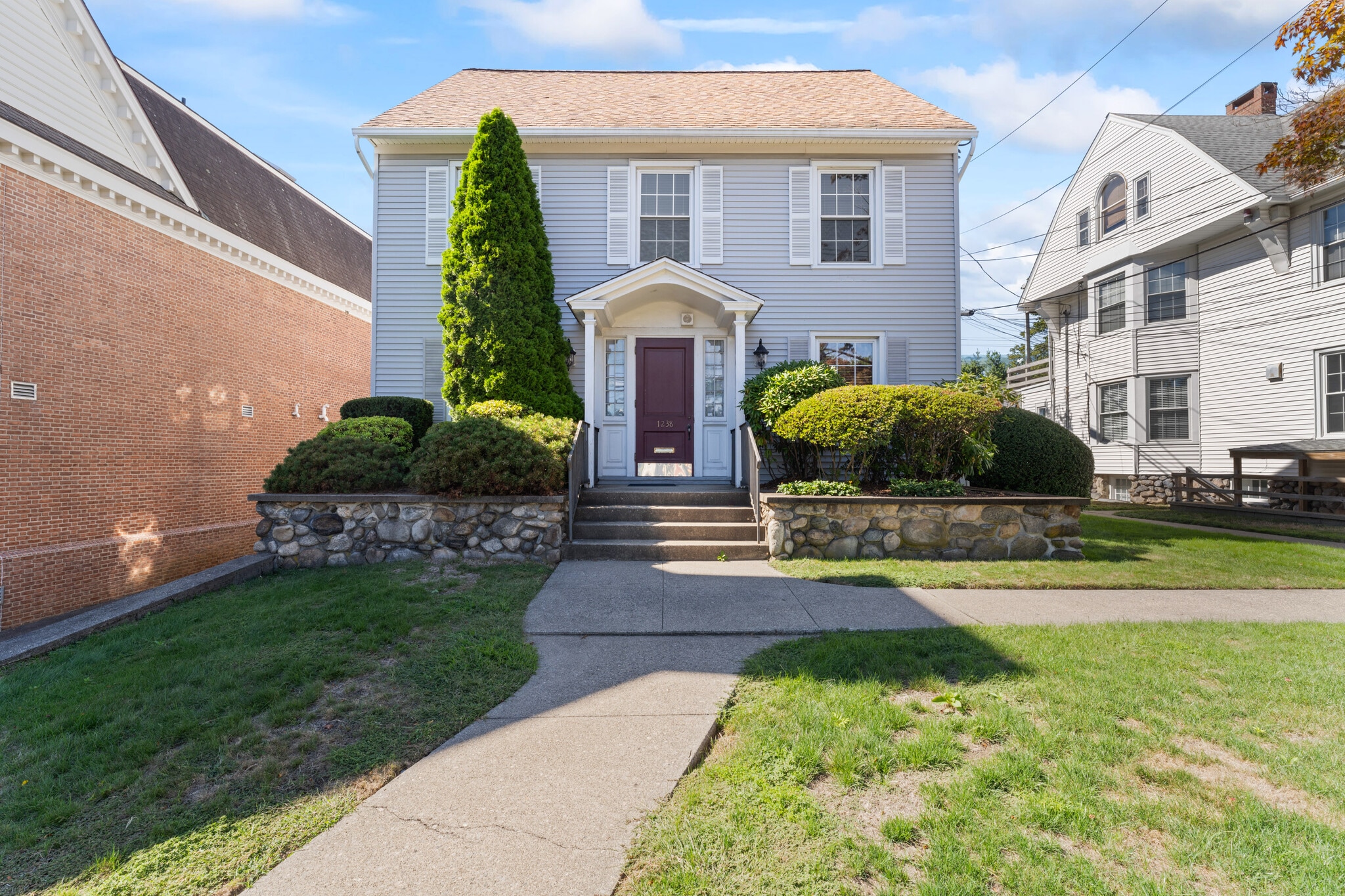 1238 Post Rd, Fairfield, CT to rent Interior Photo- Image 1 of 23