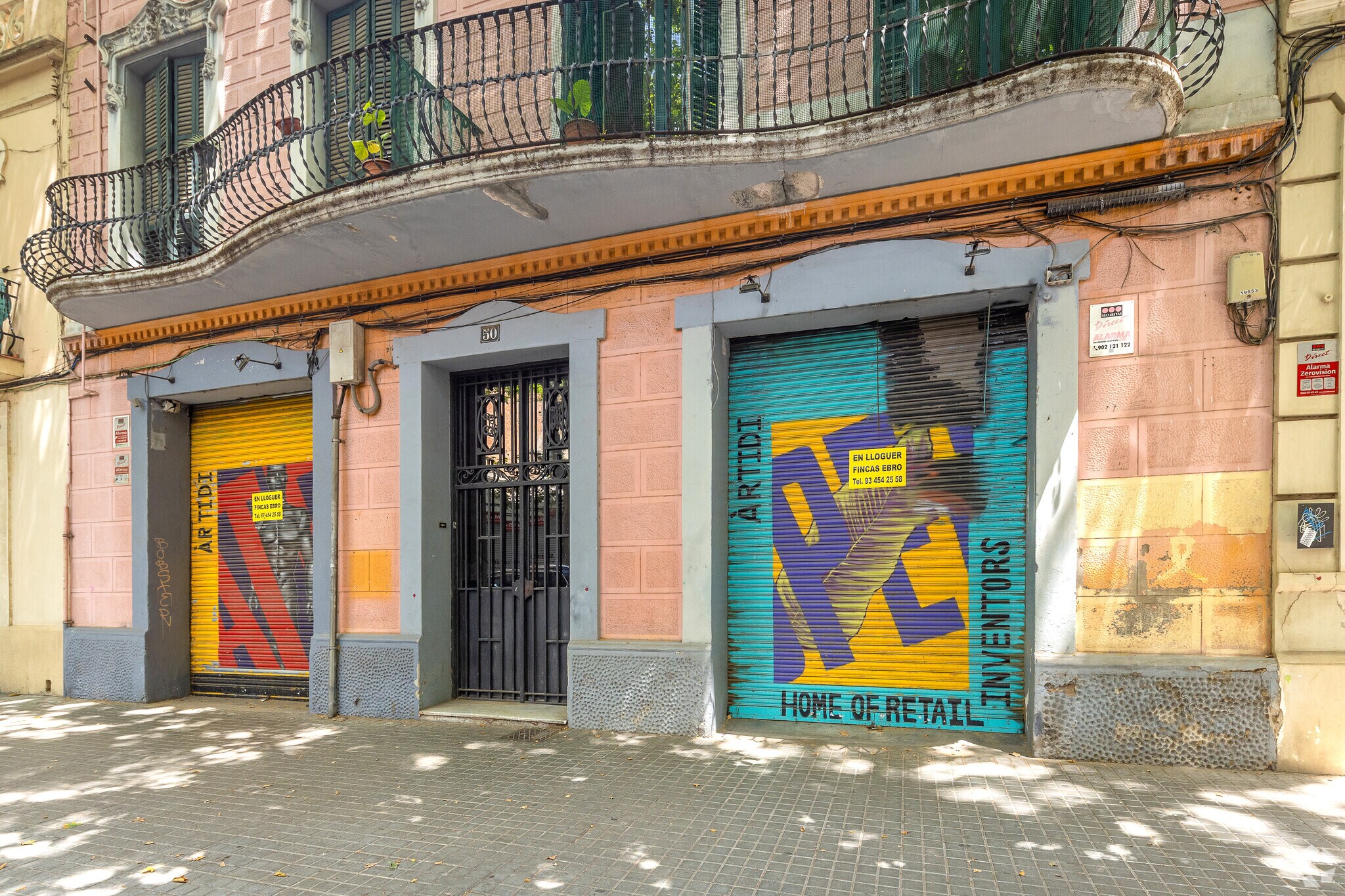 Retail in Barcelona, Barcelona to rent Building Photo- Image 1 of 5